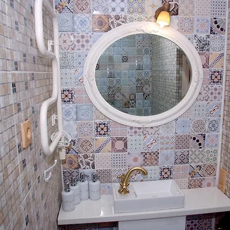 Old Town Apartment *